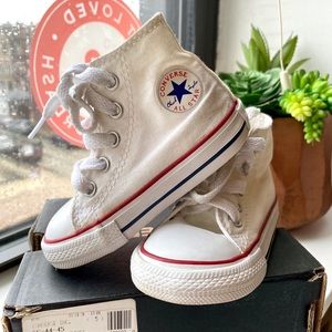 Sold 🚫 Converse Baby White Size 5